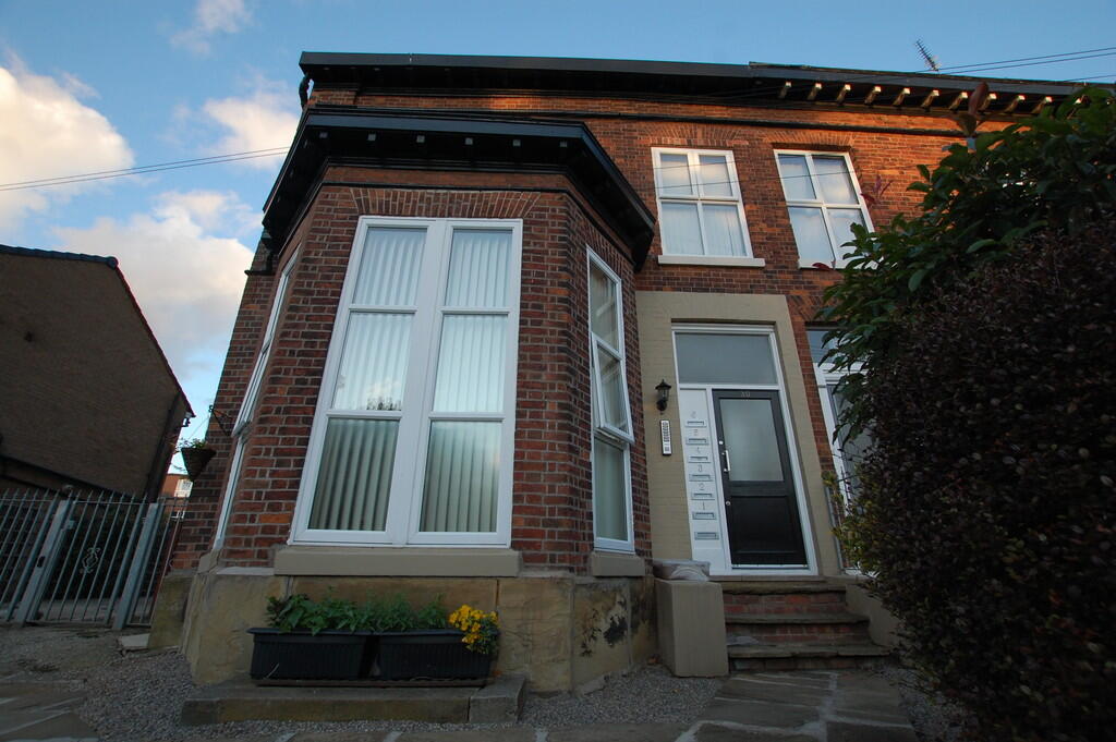 Main image of property: Flat 2 30 Park Road
