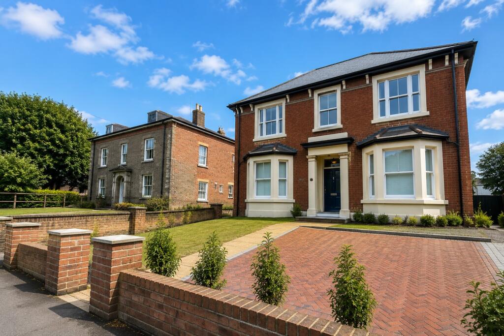 Main image of property: Boundary House, Ditchmore Lane, Stevenage, Hertfordshire