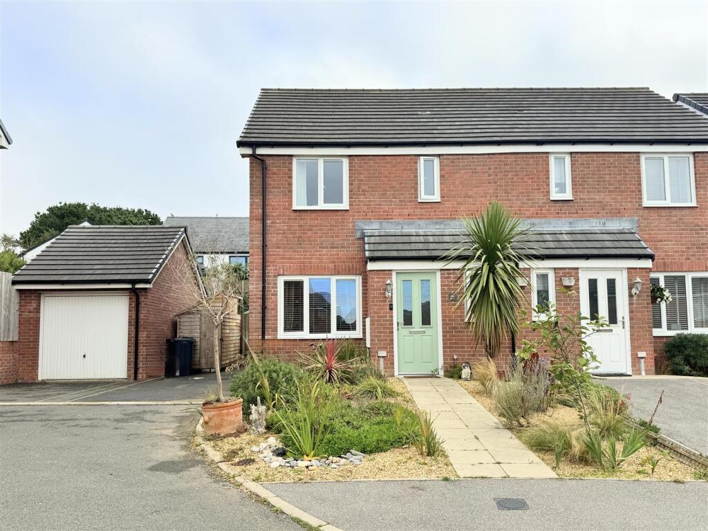 Main image of property: Stret Avalennek, Lane
