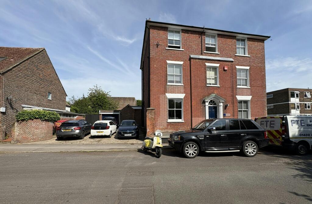 Main image of property: 61 South Street, Havant, PO9 1BZ