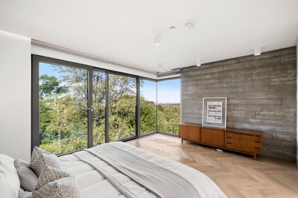 Main image of property: Fountain Drive, London, SE19