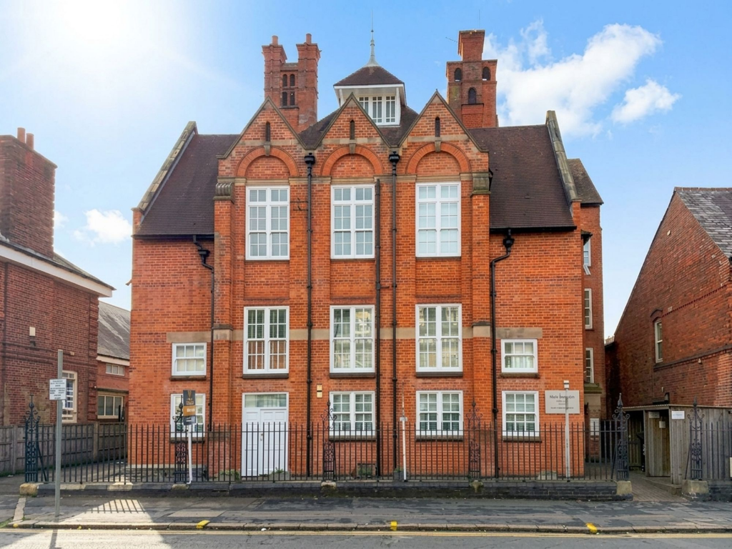 Main image of property: Clarendon Park Road, Leicester, LE2