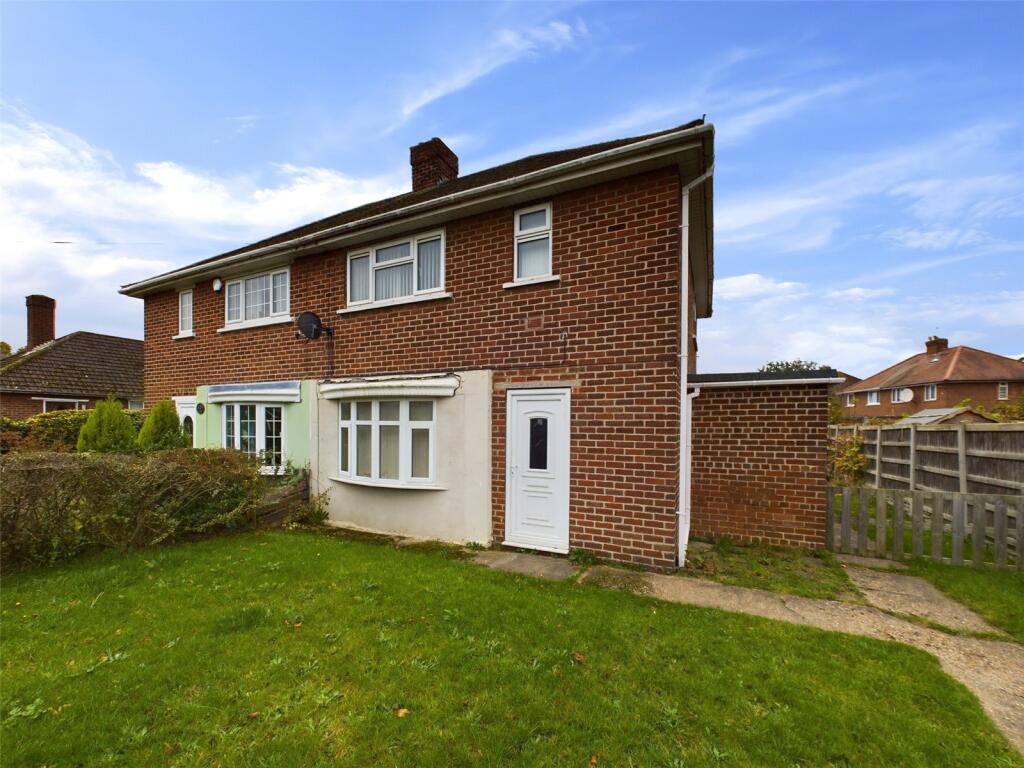 Main image of property: Knavesmire Gardens, Doncaster, South Yorkshire, DN4