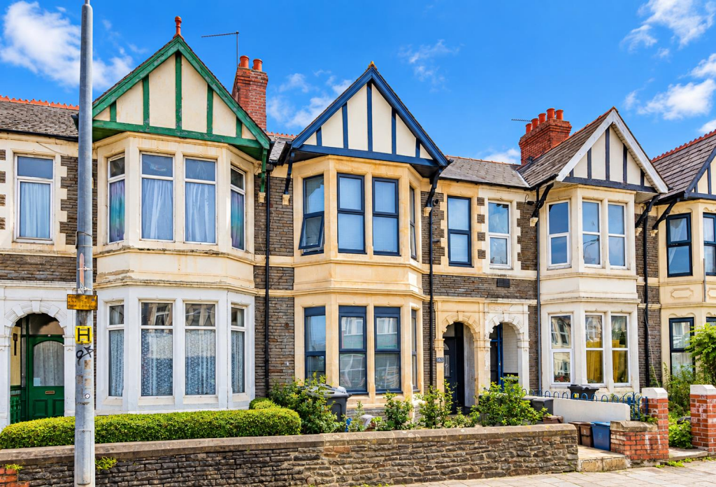 Main image of property: Whitchurch Road, Heath