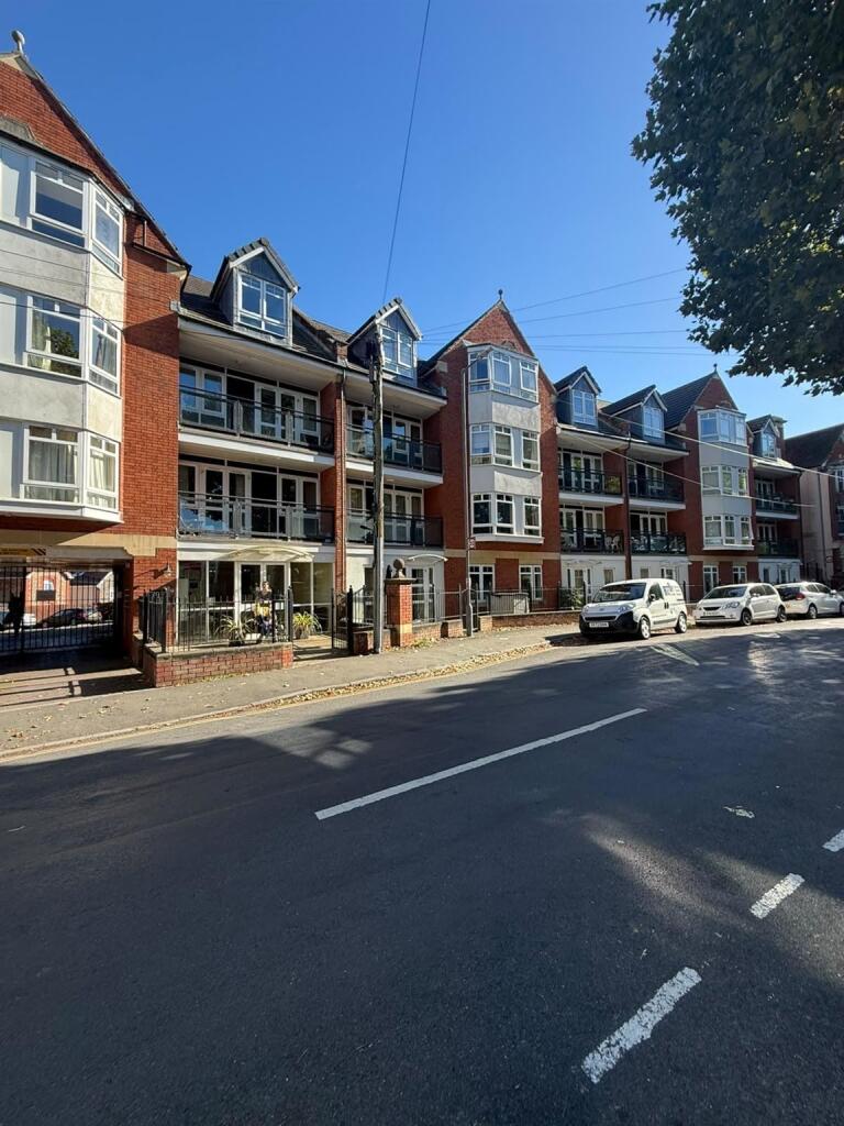 Main image of property: Station Road, Shirehampton, Bristol