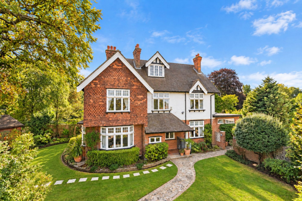 Main image of property: Peaks Hill, Purley, CR8