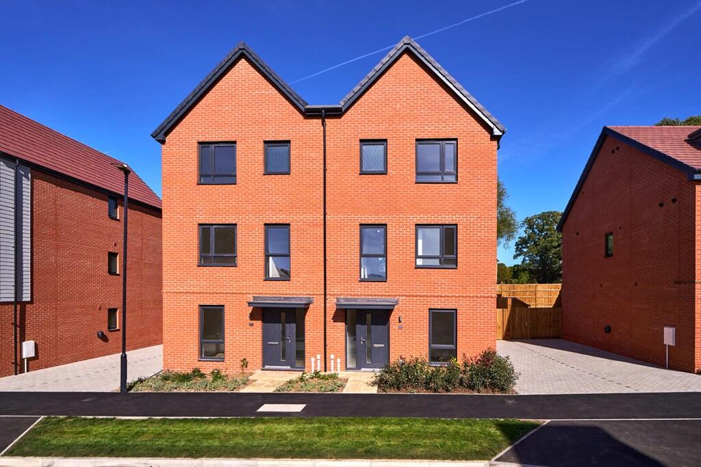 Main image of property: Harvest Hill Road, Maidenhead,
Berkshire,
SL6 2QP