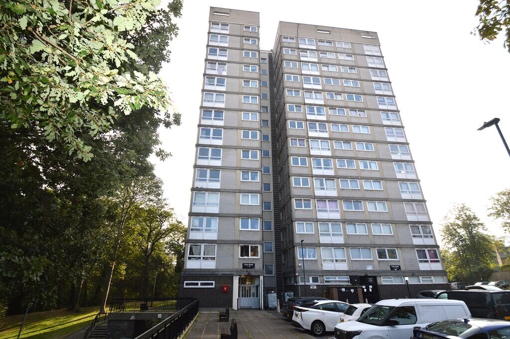 Main image of property: The Oaks, London