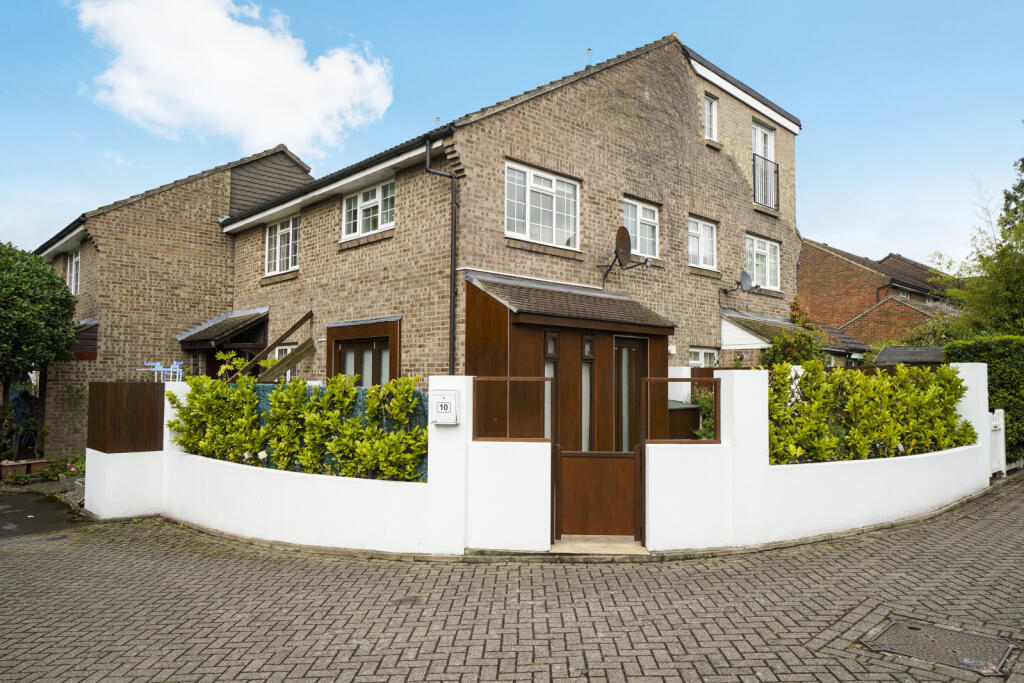 Main image of property: St Hilda's Close,
Wandsworth, SW17