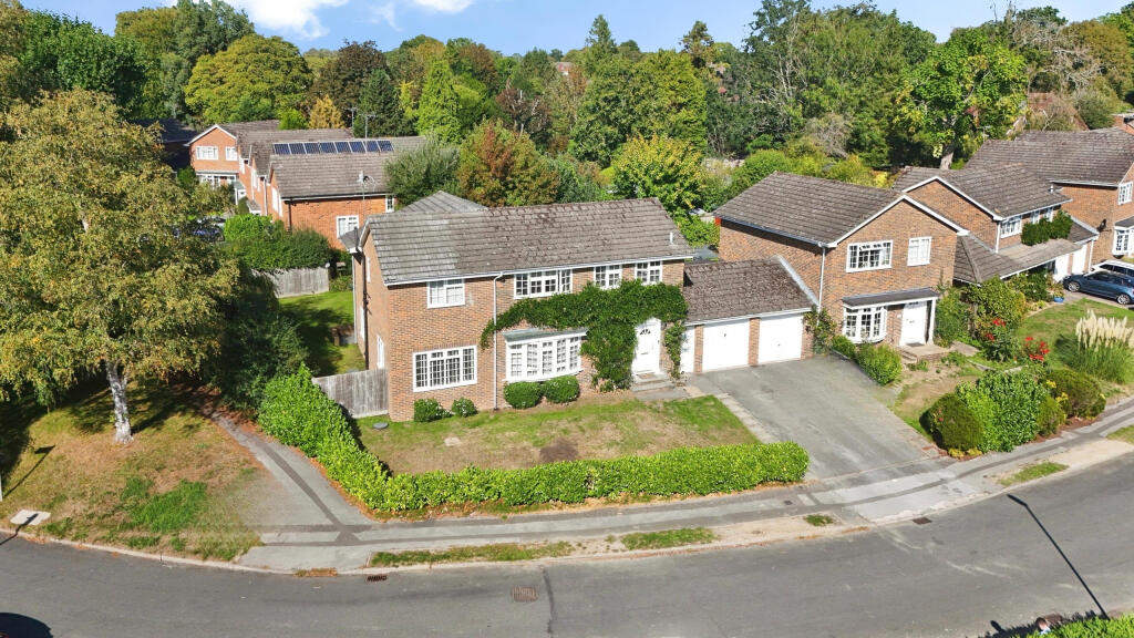 Main image of property: Ghyll Crescent, Horsham