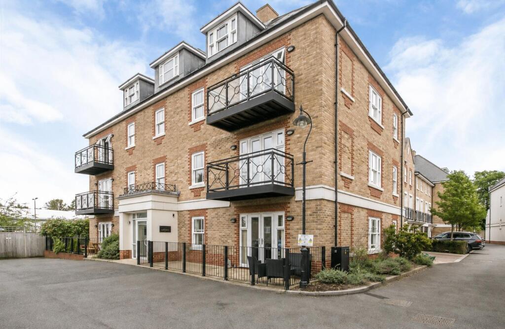 Main image of property: Gillis Square, Putney, SW15