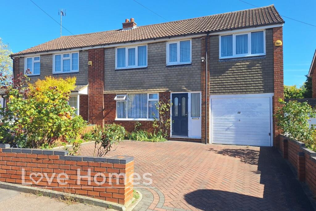 Main image of property: Watermead Road, Luton, LU3 2TD
