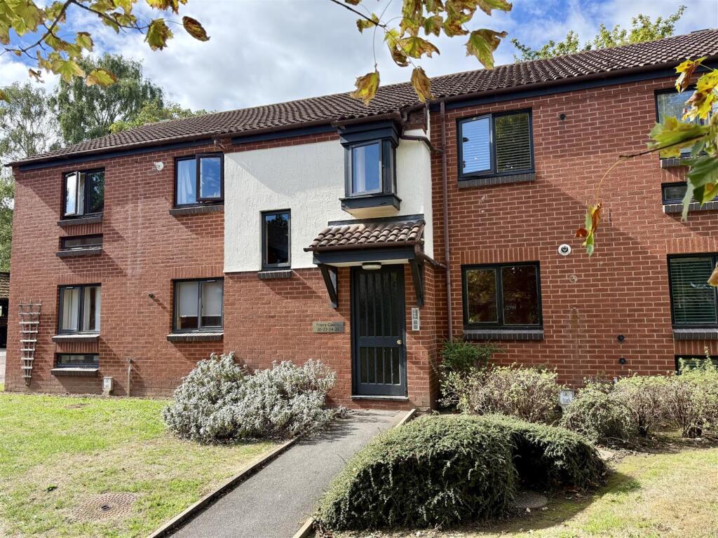 Main image of property: Spring Pool, Warwick