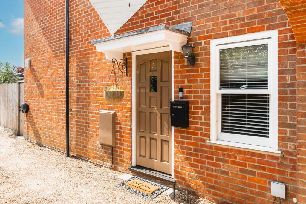 Main image of property: London Road, Holybourne, Alton GU34 4EY