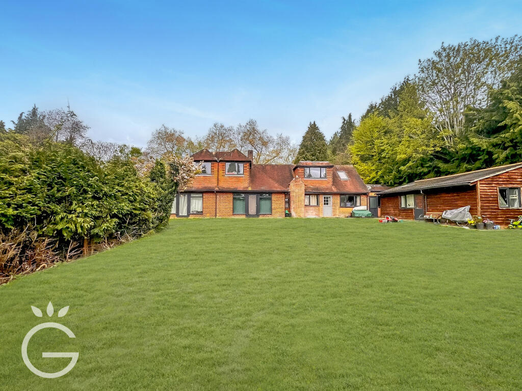 Main image of property: Bath Road, Knowl Hill, RG10