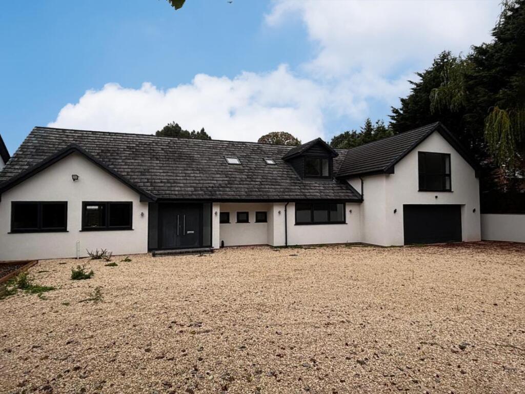 Main image of property: Field House, 1A Blakesfield Drive, Barnt Green, Birmingham, West Midlands, B45