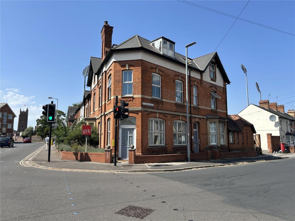 Main image of property: Freemantle House, 21 Priory Avenue, Taunton, Somerset, TA1