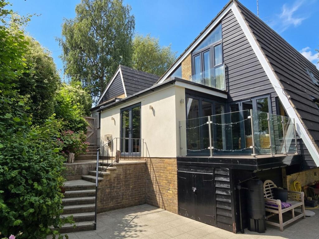 Main image of property: Hampden Hill, Beaconsfield, HP9