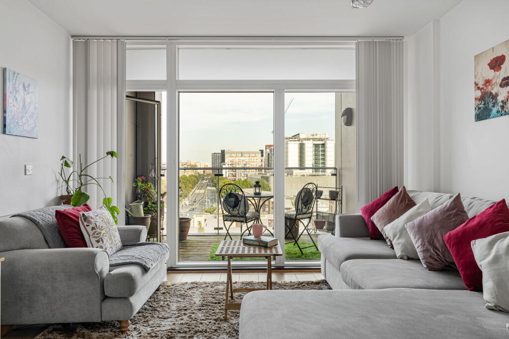 Main image of property: Pomfret Place, London, E14