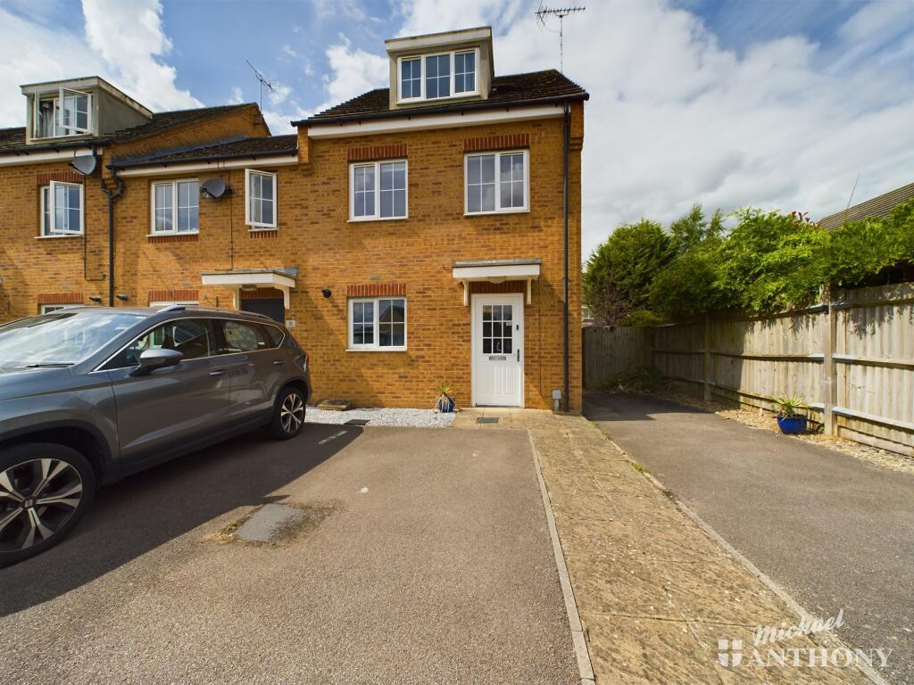 Main image of property: Reeve Close, Leighton Buzzard