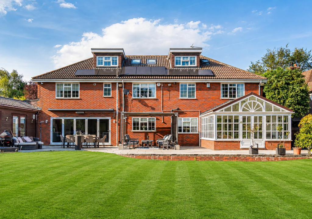 Main image of property: Park Lane, Knebworth