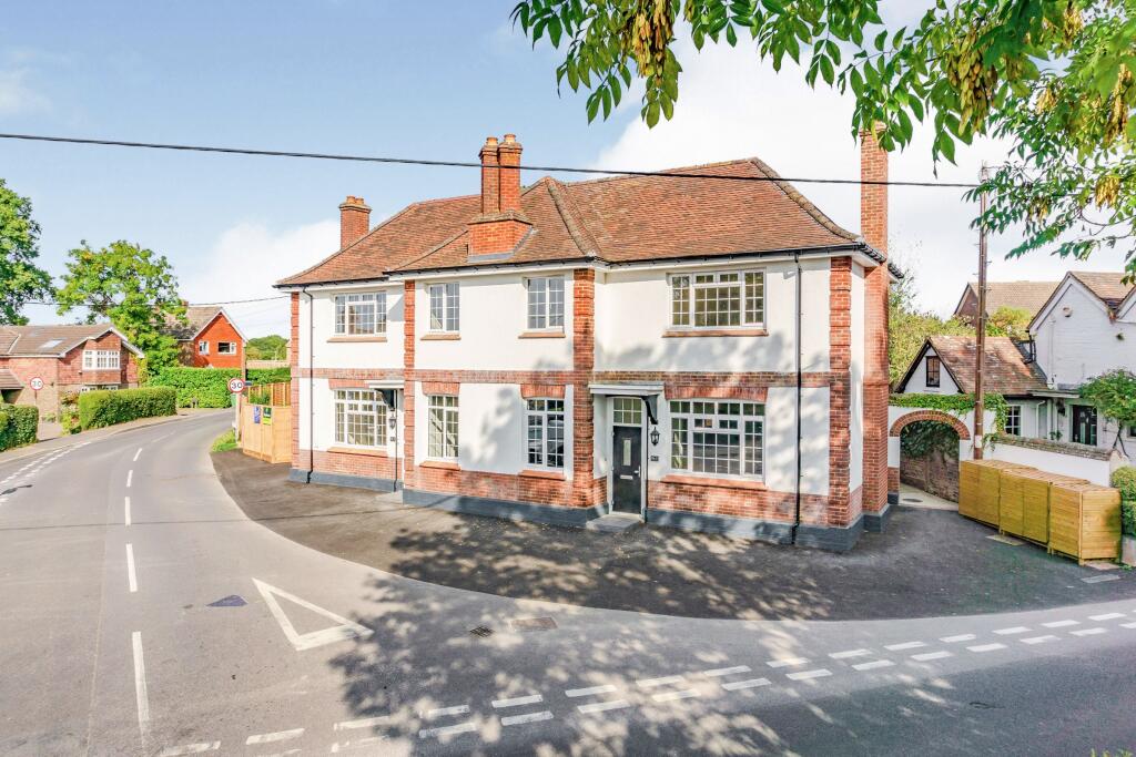Main image of property: The Dun Horse, Brighton Road, RH13