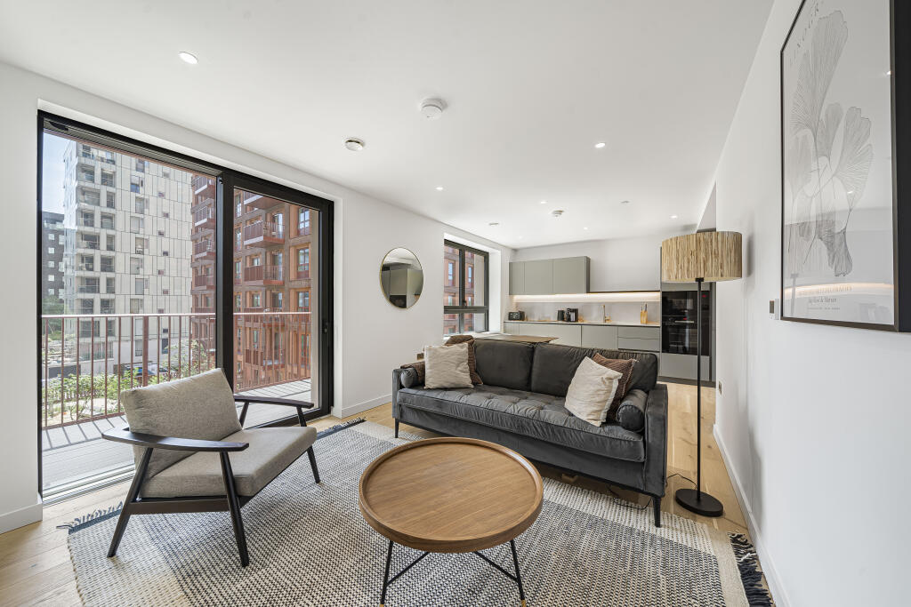 Main image of property: The Riverway, Peninsula Gardens, Greenwich Peninsula, London, SE10