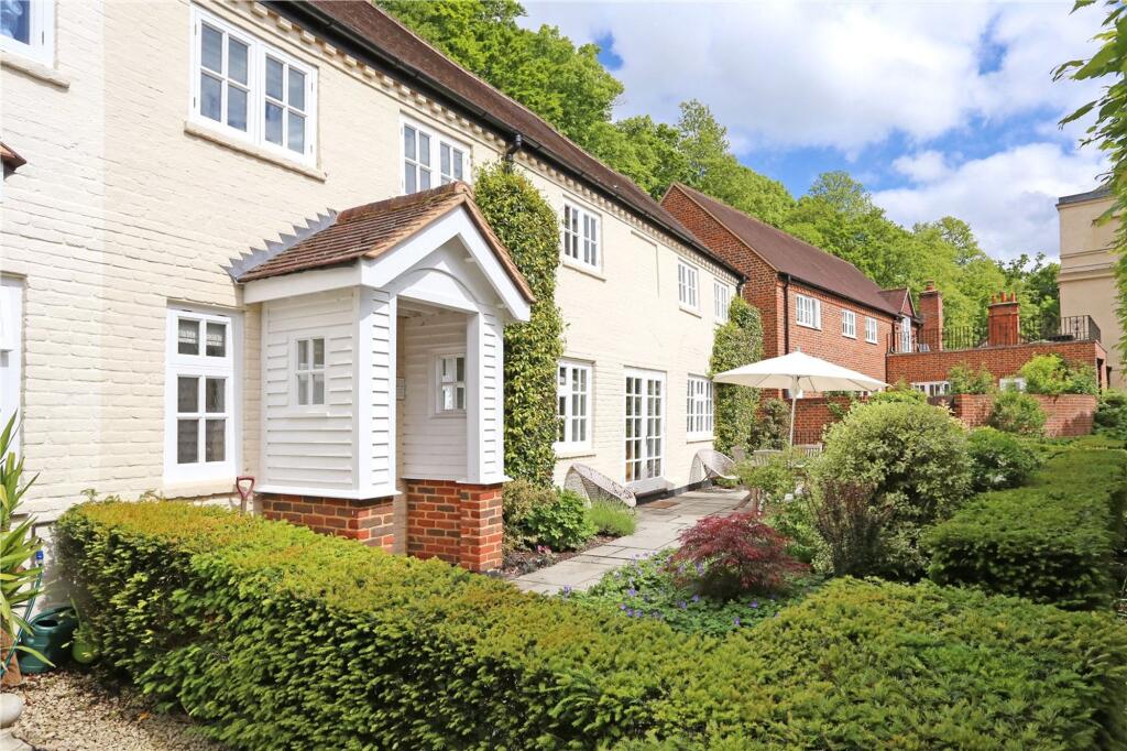 Main image of property: Moor Park House Way, Farnham, GU10