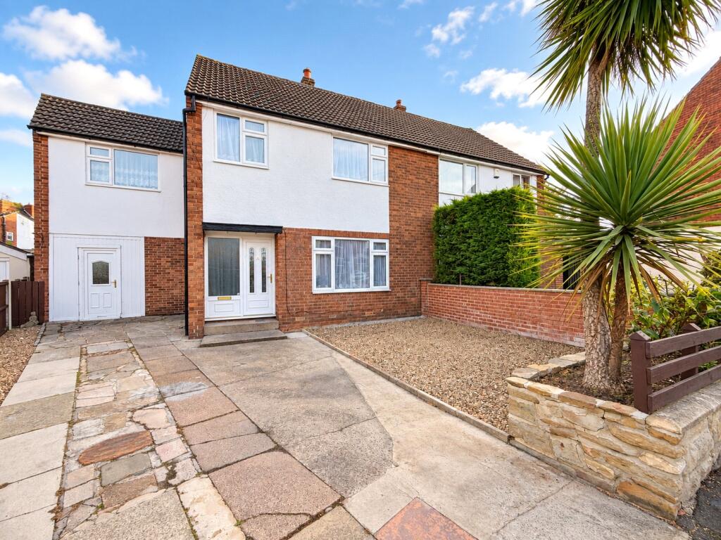 Main image of property: 28 Lyndon Avenue, Garforth, Leeds, LS25