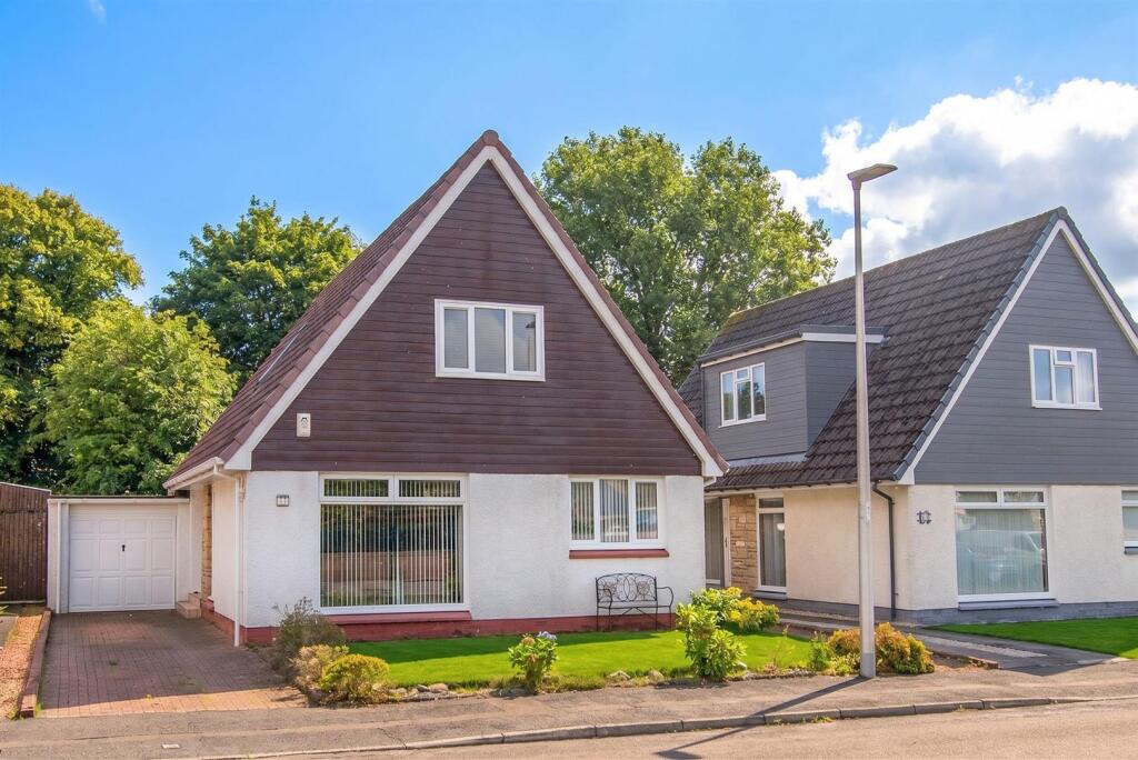Main image of property: 15 Kirktoun Gardens, Tillicoultry FK13 6PG