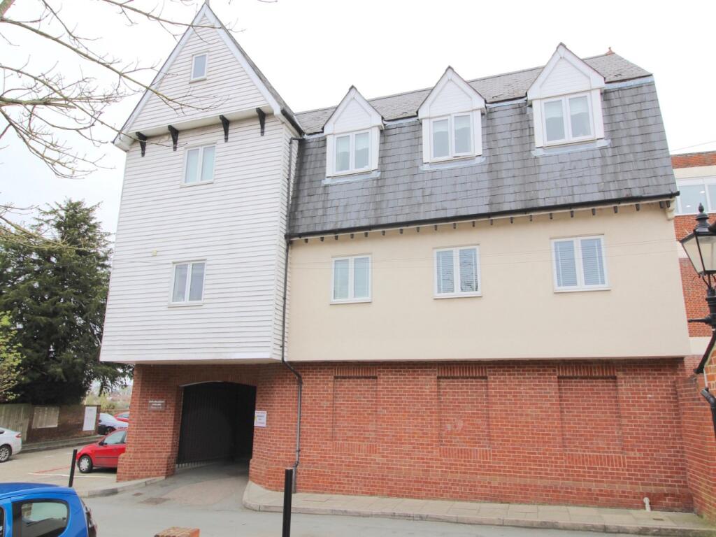 Main image of property: Buttercross Lane, Epping, CM16