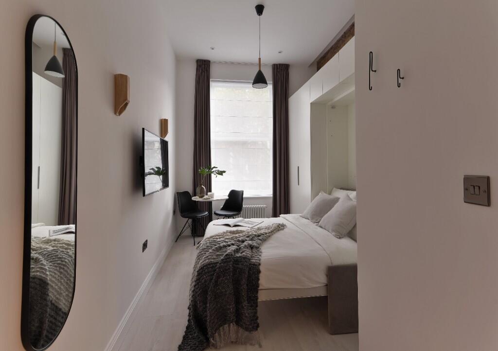 Main image of property: Linden Gardens, London, W2