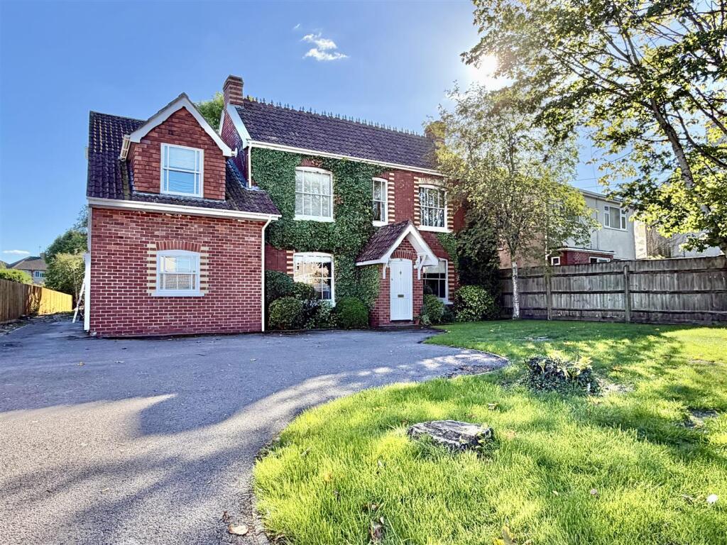 Main image of property: Middle Road, Bristol
