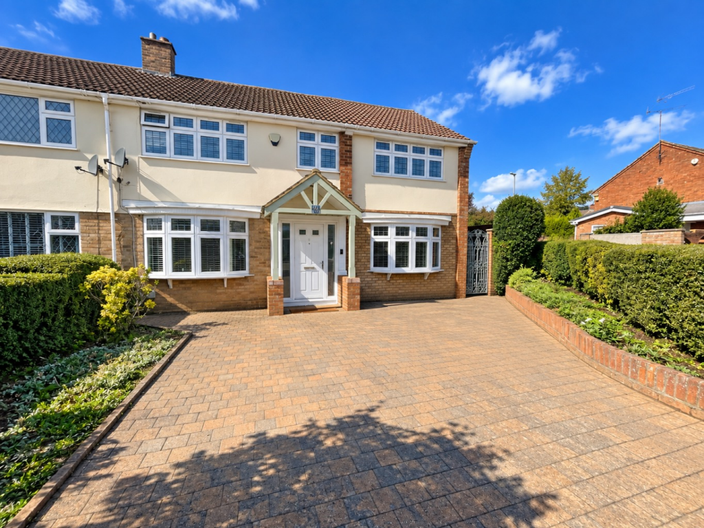 Main image of property: Bosmore Road, Luton, Bedfordshire, LU3 2TR