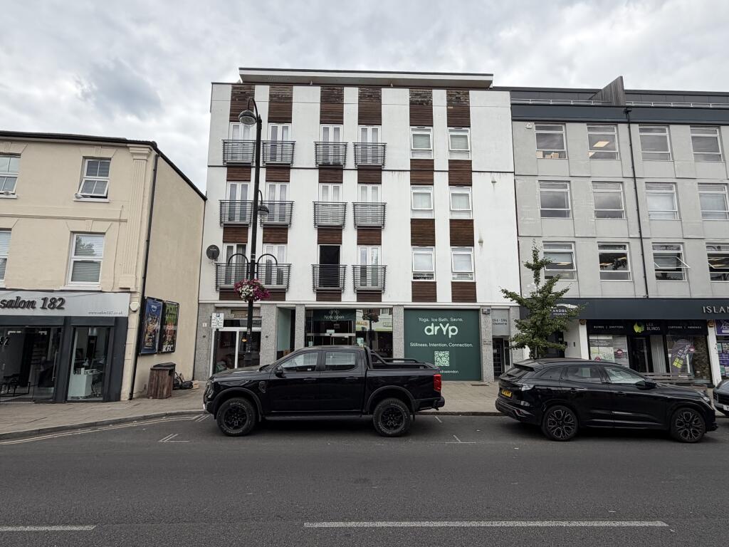 Main image of property: 184 - 186 High Road, Loughton, Essex