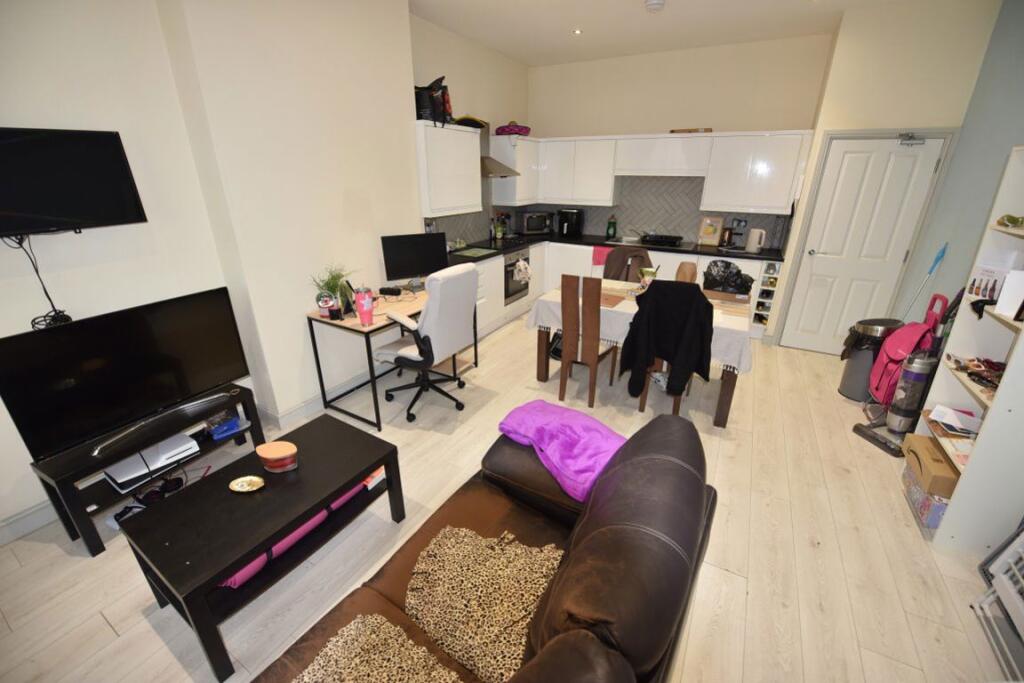 Main image of property: Aire Street