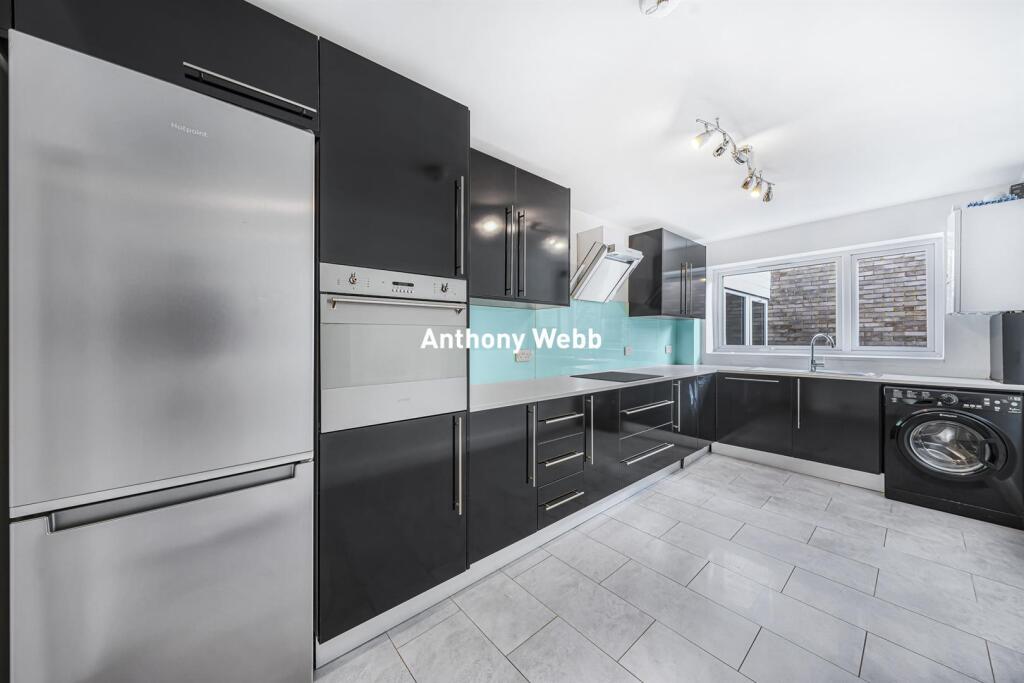 Main image of property: Lucerne Close, Palmers Green, N13