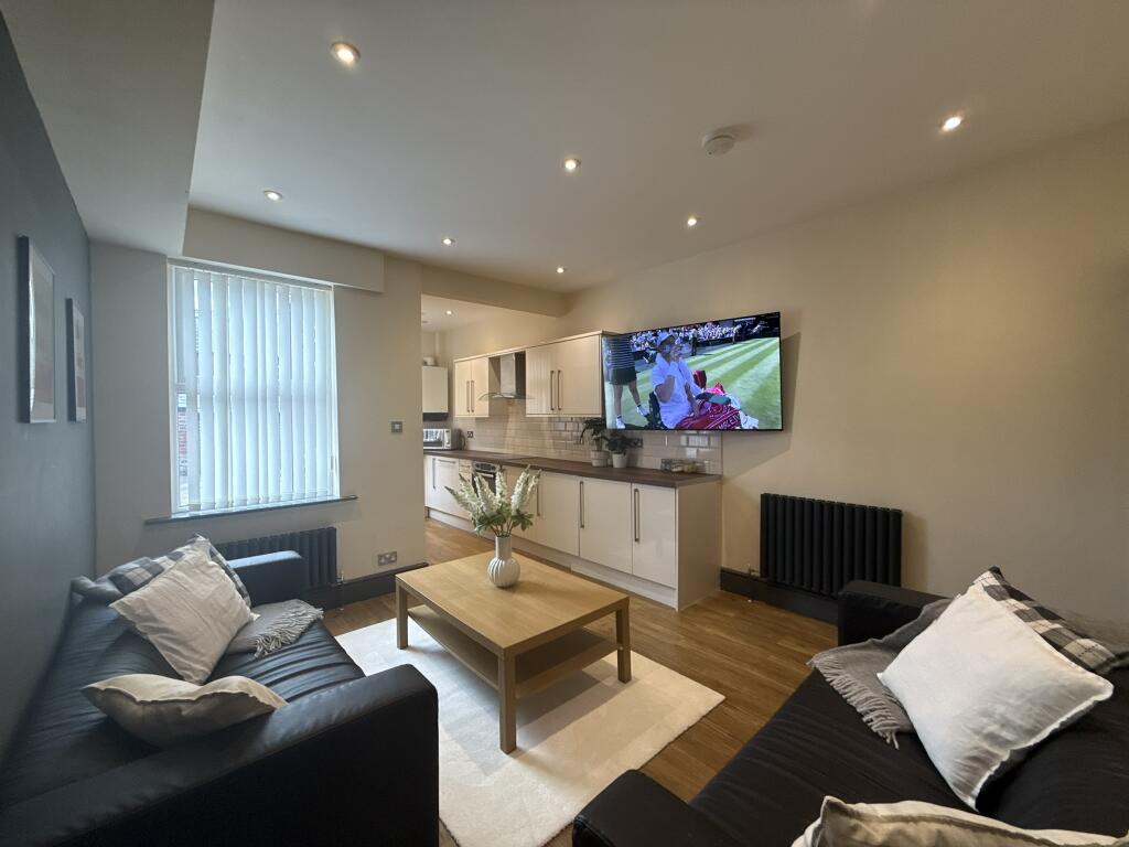 Main image of property: 17 Denham Road, Sheffield, S11- 5 bedroom Student House-1 spare room available