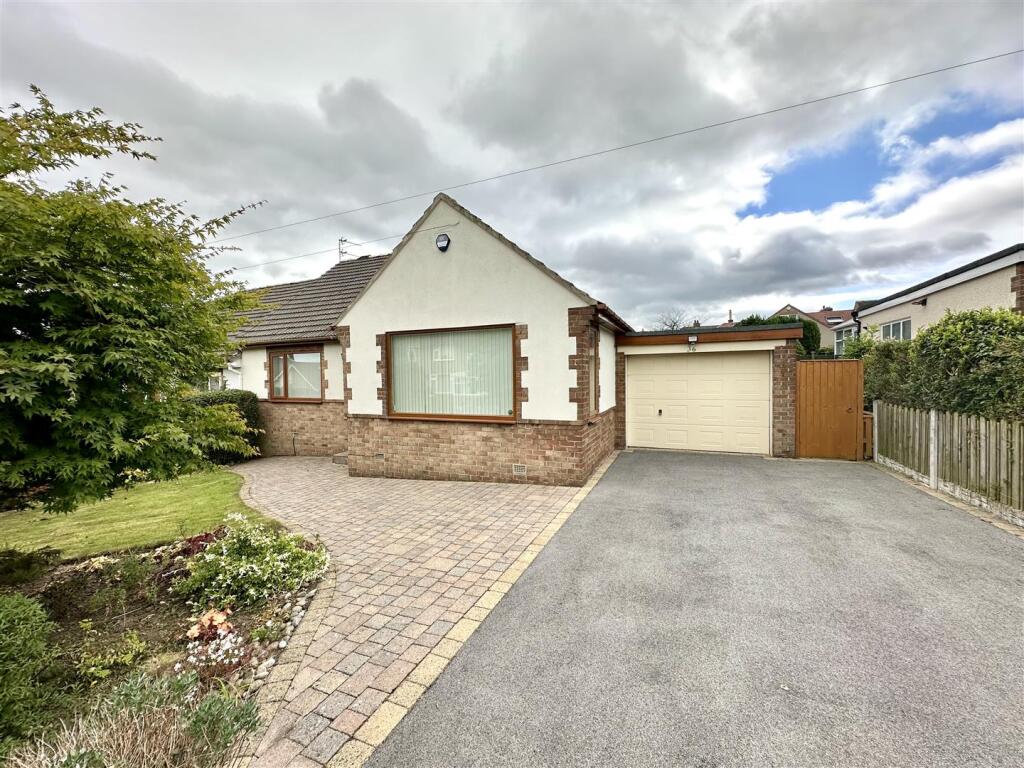 Main image of property: Shaftesbury Avenue, Brighouse