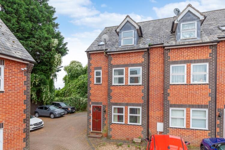 Main image of property: Berrymoor Road, Banbury