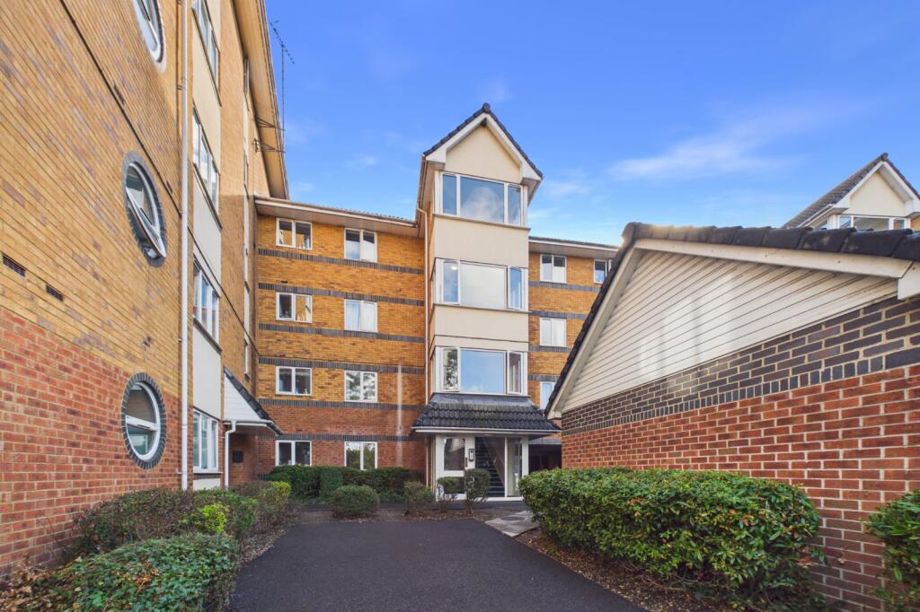Main image of property: Winslet Place, Oxford Road, Reading, Berkshire, RG30