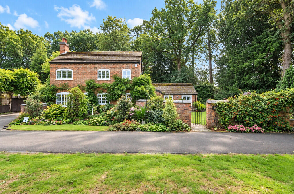 Main image of property: Rugby Road, Dunchurch