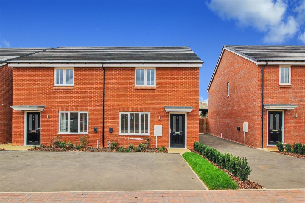 Main image of property: NN8, Wheatsheaf Close, Wellingborough
