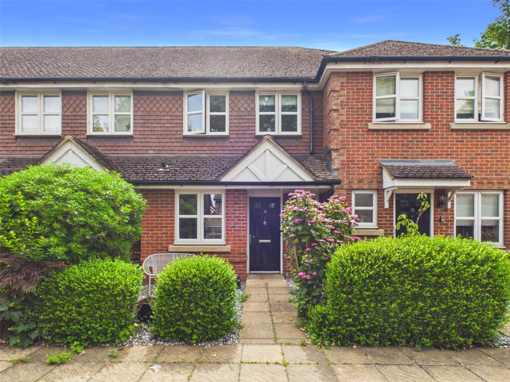 Main image of property: Siareys Close, Chinnor, OX39