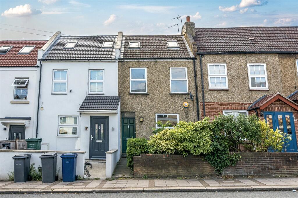 Main image of property: Oakleigh Road North, London, N20