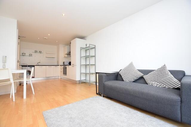 Main image of property: Draymans Court, Ecclesall Road, S11 8HH