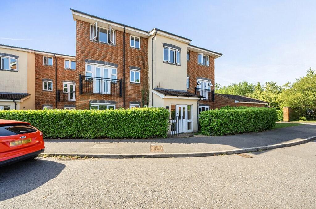 Main image of property: Kiln Way, Dunstable, Bedfordshire, LU5