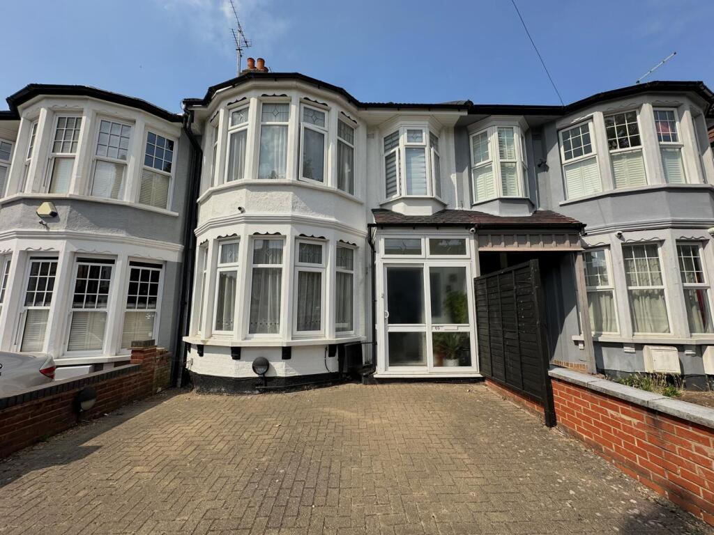 Main image of property: Berkshire Gardens, N13