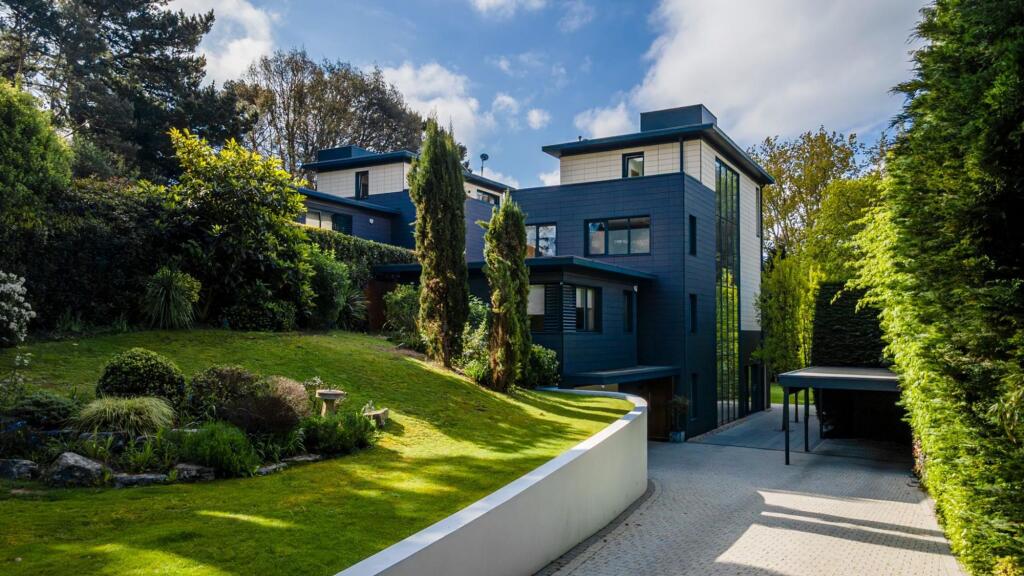 Main image of property: Mount Grace Drive, Evening Hill BH14