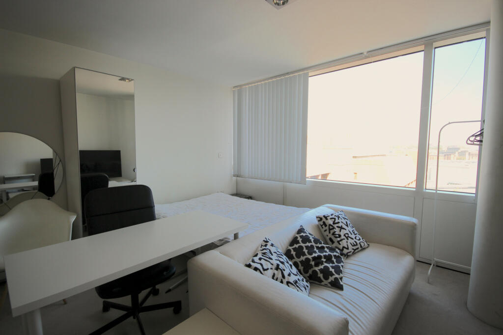 Main image of property: One Park West, Strand Street, Liverpool, Merseyside, L1